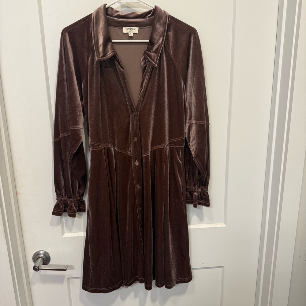 Umgee velvet dress size medium nwot